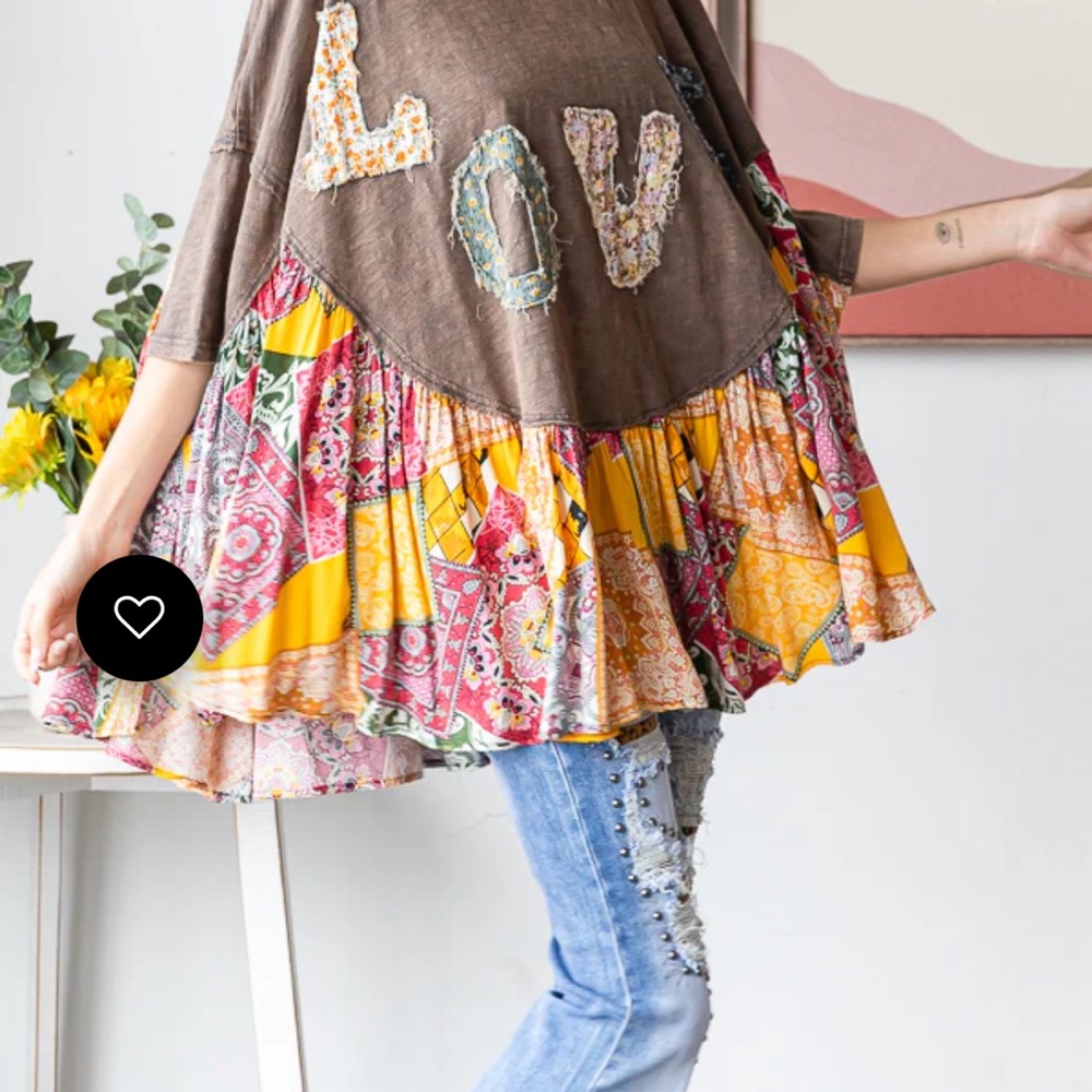 OH878–🚨LAST ONE) OLI AND HALI—WASHED ROUND NECK LOVE PATCHWORK - Picture 2 of 8